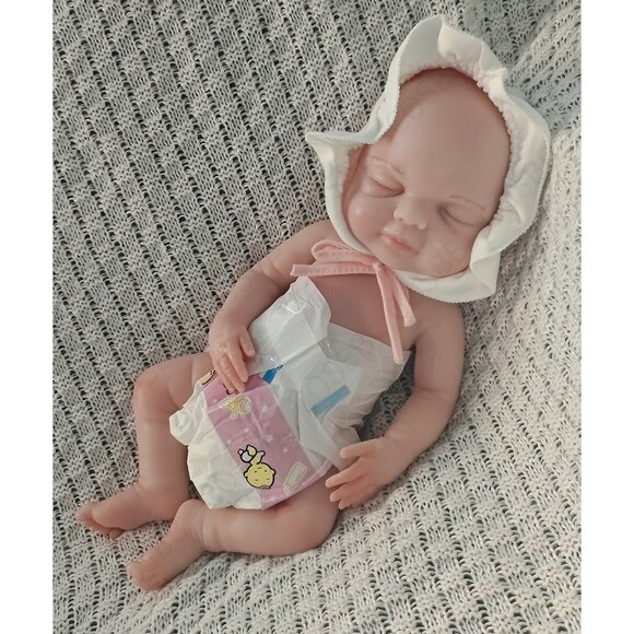 40cm Sleeping Baby 2kg Full Platinum Silicone Eyes Closed Reborn Baby Doll GIRL - Picture 1 of 16